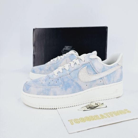 Nike Shoes - Nike Air Force 1 '07 SE Sneakers Women's Shoes